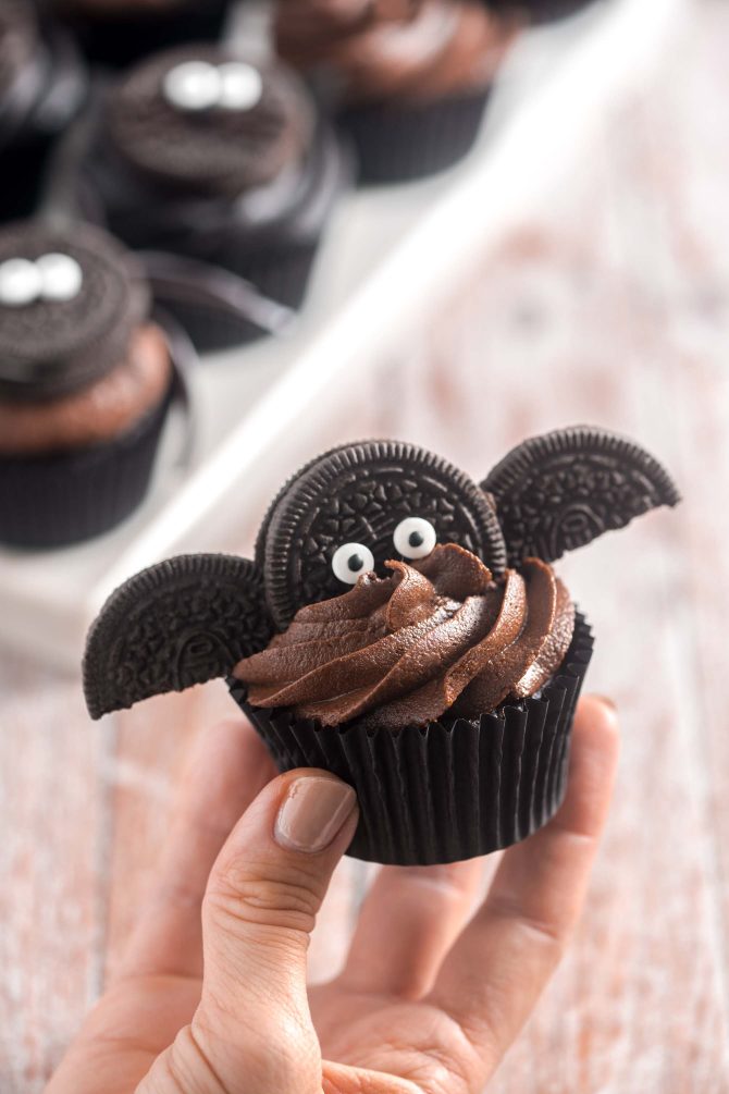 Bat cupcakes with Oreos