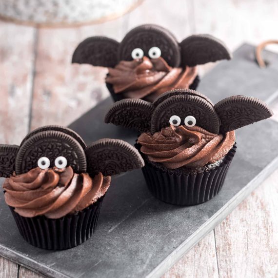 Easy Halloween bat cupcakes recipe