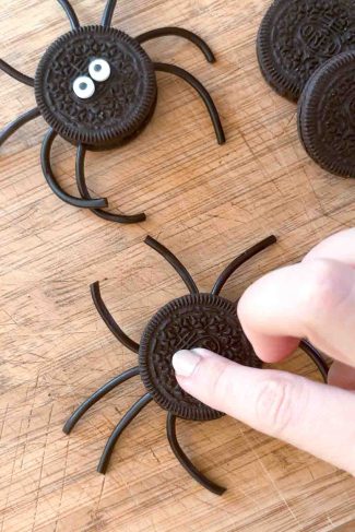 Oreo spiders with candy legs