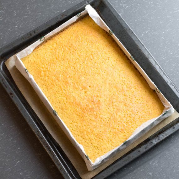 Adjustable cake pan used for baking a number cake