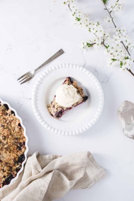 Baked blueberry crumble in a dish