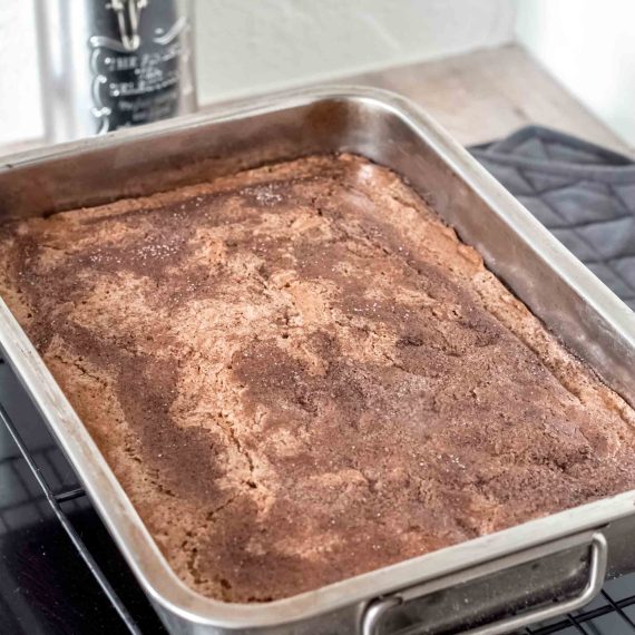 Slice of cinnamon cake on a plate