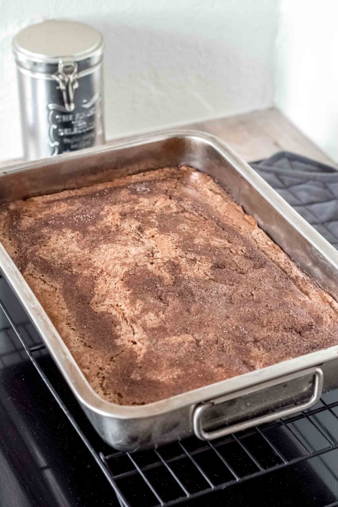 Slice of cinnamon cake on a plate