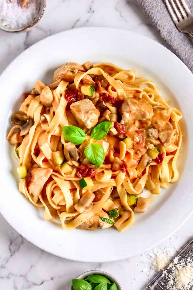 Chicken pasta in creamy sauce