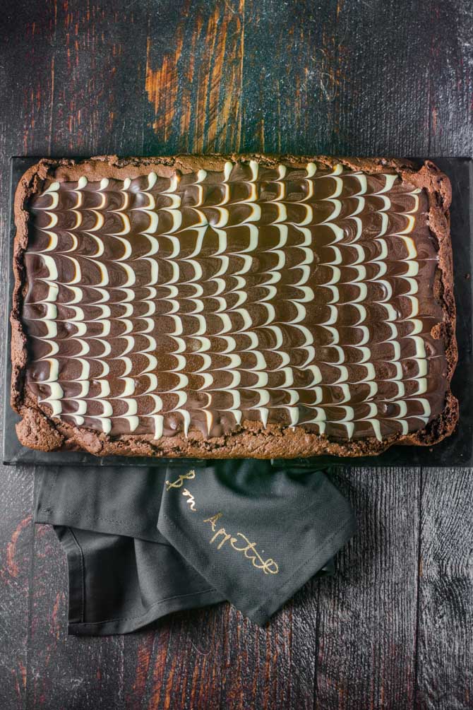 Brownies with chocolate pattern