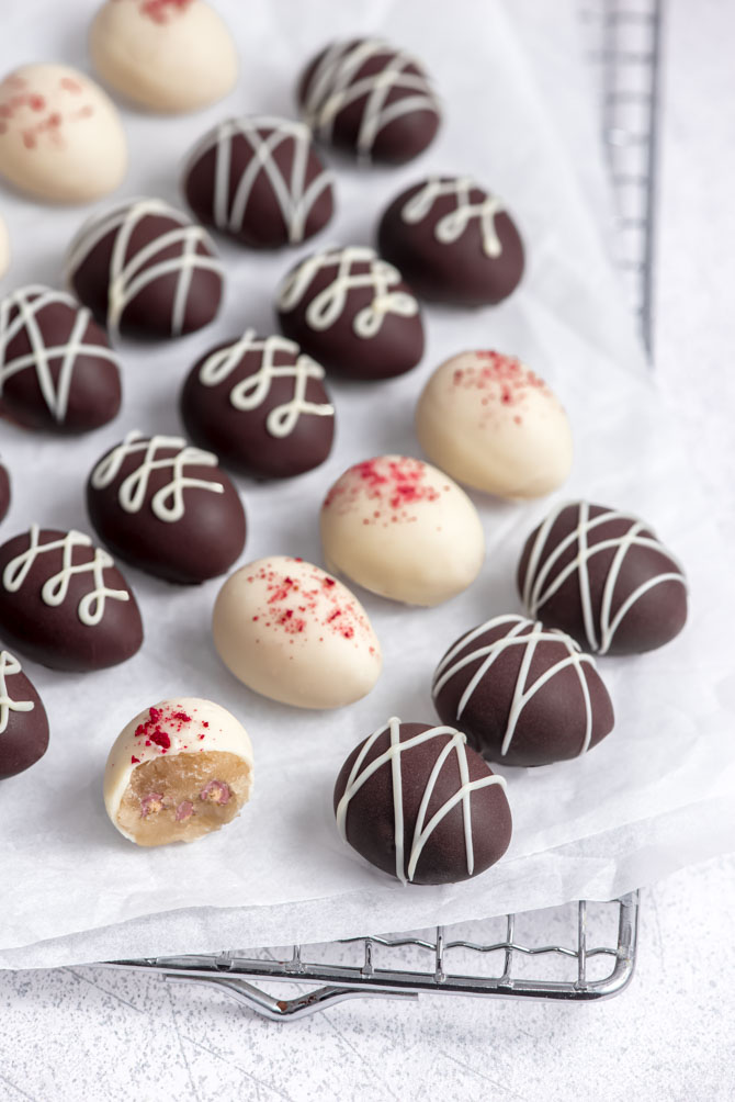 Marzipan Easter eggs topped with crisp pearls