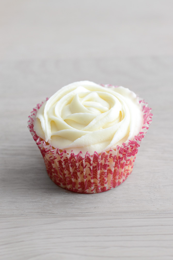 Rose frosted cupcakes