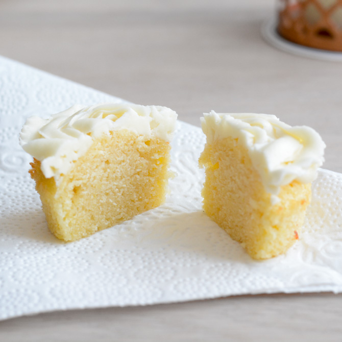 Moist lemon cupcake