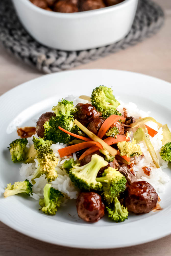Teriyaki meatballs and stir-fried vegetables with rice